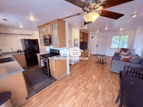 2555 S 400 E in South Salt Lake, UT - Foto de edificio - Building Photo