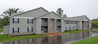 Fox Lane Apartments in Walworth, WI - Building Photo