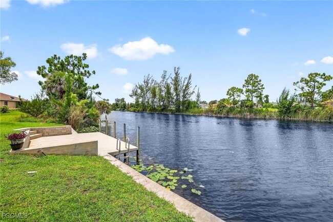3824 NE 17th Ave in Cape Coral, FL - Foto de edificio - Building Photo