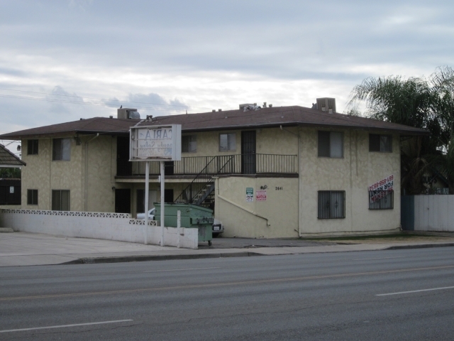 2641 Niles St in Bakersfield, CA - Building Photo