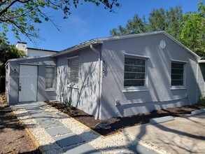 325 SW 14th Ct in Fort Lauderdale, FL - Building Photo - Building Photo