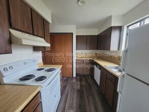 1102 S Olympia Pl in Kennewick, WA - Building Photo - Building Photo