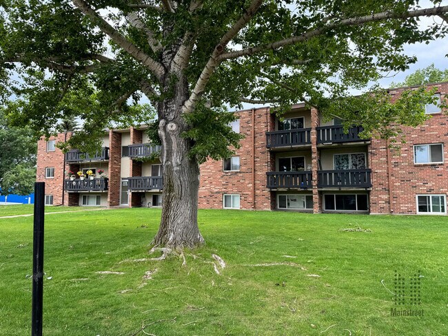 Confederation Park Apartments I & II in Saskatoon, SK - Building Photo - Building Photo