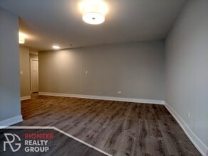 456 W Barry Ave, Unit 415 in Chicago, IL - Building Photo - Building Photo