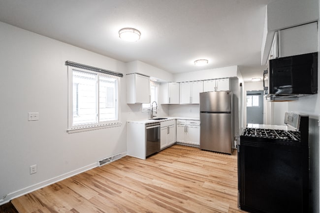 638 S 66th St in Milwaukee, WI - Building Photo - Building Photo