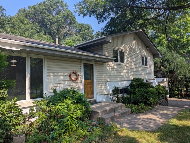 property at 7202 Shannon Dr