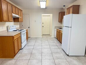 1215 E Avenue H in Nolanville, TX - Building Photo - Building Photo