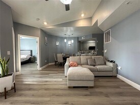 5554 Metrowest Blvd in Orlando, FL - Building Photo