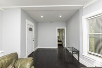 3818 W Irving Park Rd, Unit 1 in Chicago, IL - Building Photo - Building Photo