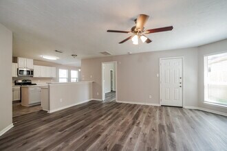 2442 Chuckberry St in Houston, TX - Building Photo - Building Photo