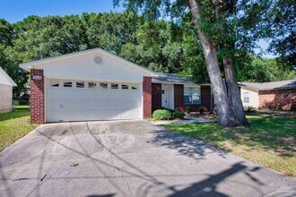 5499 Chantilly Cir in Milton, FL - Building Photo - Building Photo