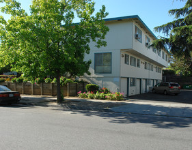 7200-7220 Bark Ln in San Jose, CA - Foto de edificio - Building Photo
