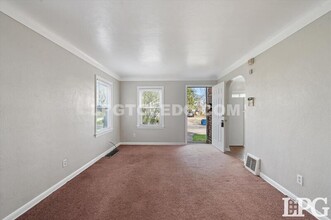 921 Turner Ave in Toledo, OH - Foto de edificio - Building Photo