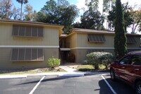 190 Hickory Woods Ct