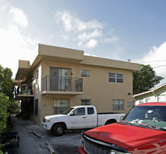 1328 SW 4th St in Miami, FL - Building Photo - Building Photo