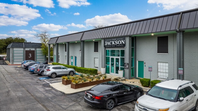 The Jackson Apartments in San Antonio, TX - Foto de edificio - Building Photo