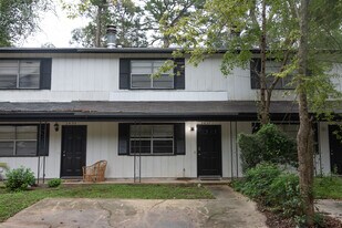 2437 Ramblewood Ct in Tallahassee, FL - Building Photo
