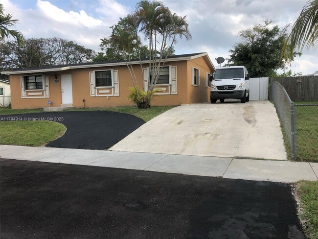 14510 SW 297th St in Homestead, FL - Building Photo - Building Photo