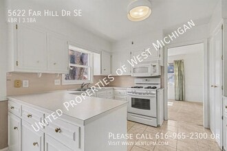 5622 Far Hill Dr SE in Grand Rapids, MI - Building Photo - Building Photo