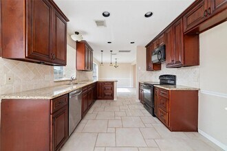 4219 Margate Dr in Sugar Land, TX - Building Photo - Building Photo