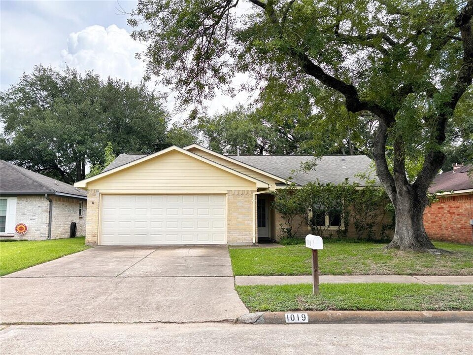 1019 Three Forks Dr in Katy, TX - Building Photo