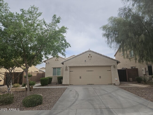 property at 1996 E Lindrick Dr