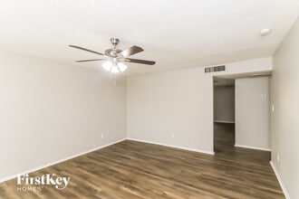 4050 E Walatowa St in Phoenix, AZ - Foto de edificio - Building Photo