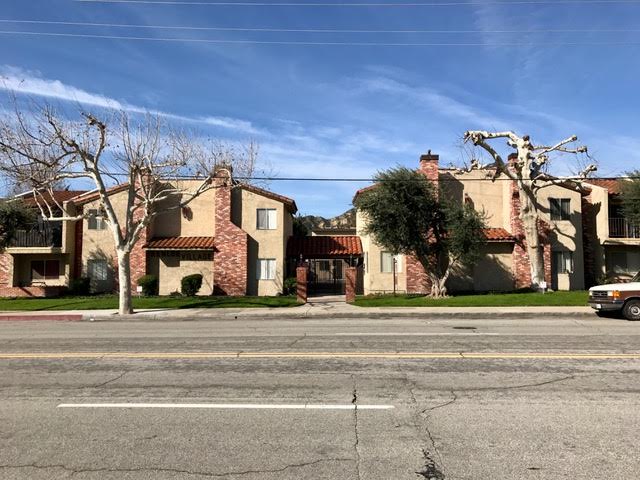 Kenlor Apartments in Castaic, CA - Foto de edificio