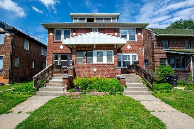110 N 38th St
