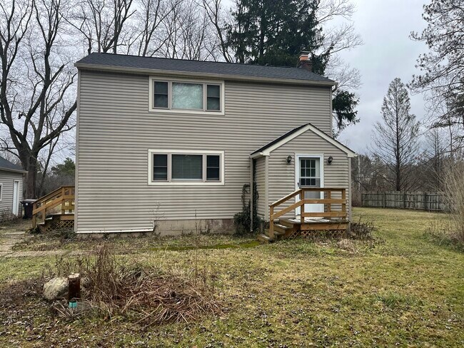 18585 Munn Rd in Chagrin Falls, OH - Building Photo - Building Photo