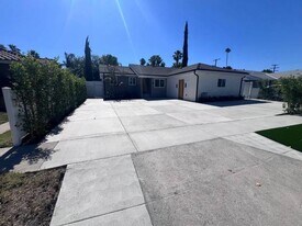 7669 Beeman Ave in North Hollywood, CA - Building Photo