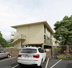 2671 S King St in Honolulu, HI - Building Photo - Building Photo