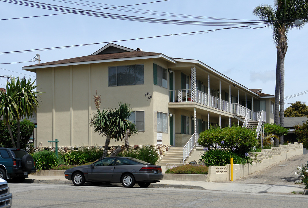 Queen Ann Apartments in Ventura, CA - Building Photo