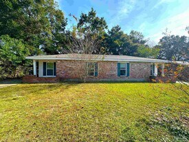 6350 Judkins Dr in Pensacola, FL - Building Photo