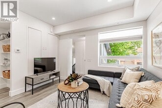 1088 Avenue Rd in Toronto, ON - Building Photo - Building Photo