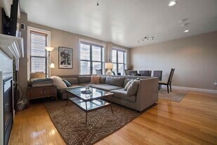 1723 Washington St, Unit 402 in Boston, MA - Building Photo