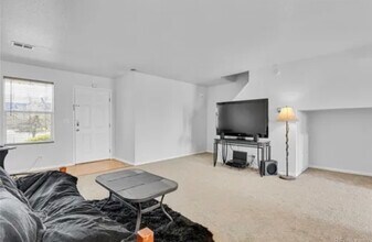 2209 E 111th Dr in Northglenn, CO - Building Photo - Building Photo
