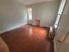 5216 5th Ave, Unit 4 in Pittsburgh, PA - Building Photo - Building Photo