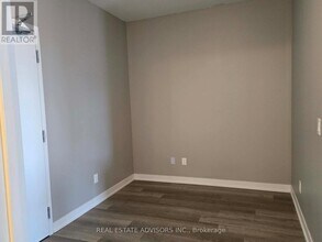 2-422 David Eyer Rd in Richmond Hill, ON - Building Photo - Building Photo