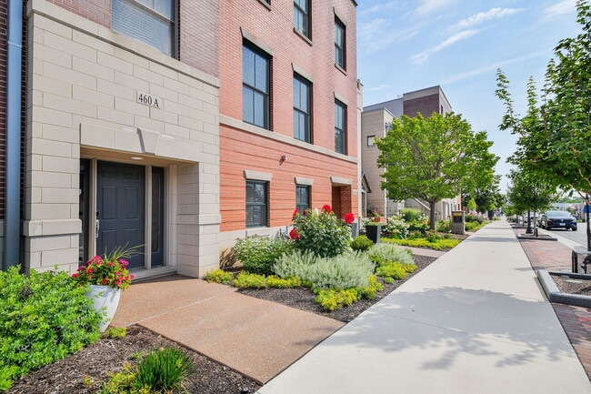 460 Pennsylvania Ave in Glen Ellyn, IL - Building Photo - Building Photo