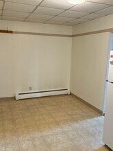 124 1/2 N Cedar Ave, Unit Cedar in Owatonna, MN - Foto de edificio - Building Photo