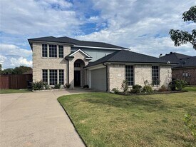 6911 Justin Ln in Greenville, TX - Building Photo