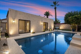 7922 E Crestwood Way in Scottsdale, AZ - Building Photo - Building Photo