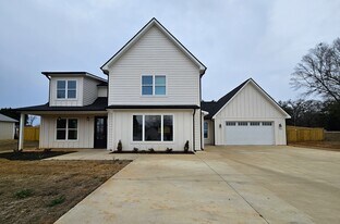 3400 Pennington Rd in Greer, SC - Building Photo