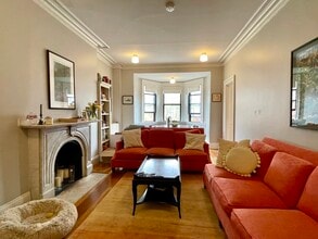 140 Marlborough St, Unit 3 in Boston, MA - Building Photo - Building Photo