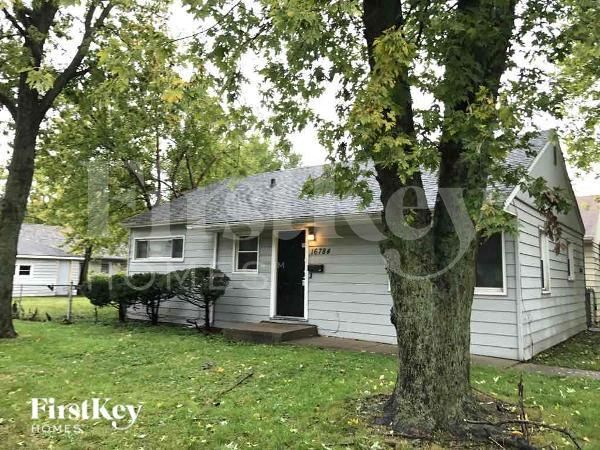 16784 Bulger Ave in Hazel Crest, IL - Foto de edificio