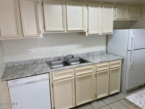10600 Springwood Dr in El Paso, TX - Building Photo - Building Photo