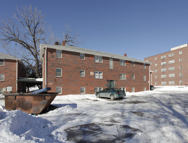 Glenwood Manor in Omaha, NE - Building Photo - Building Photo