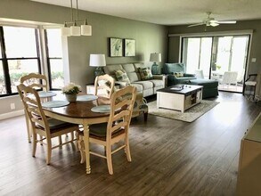 5767 Avista Dr in Sarasota, FL - Building Photo - Building Photo