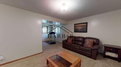 3814 10th Ave SW in Rochester, MN - Building Photo - Building Photo